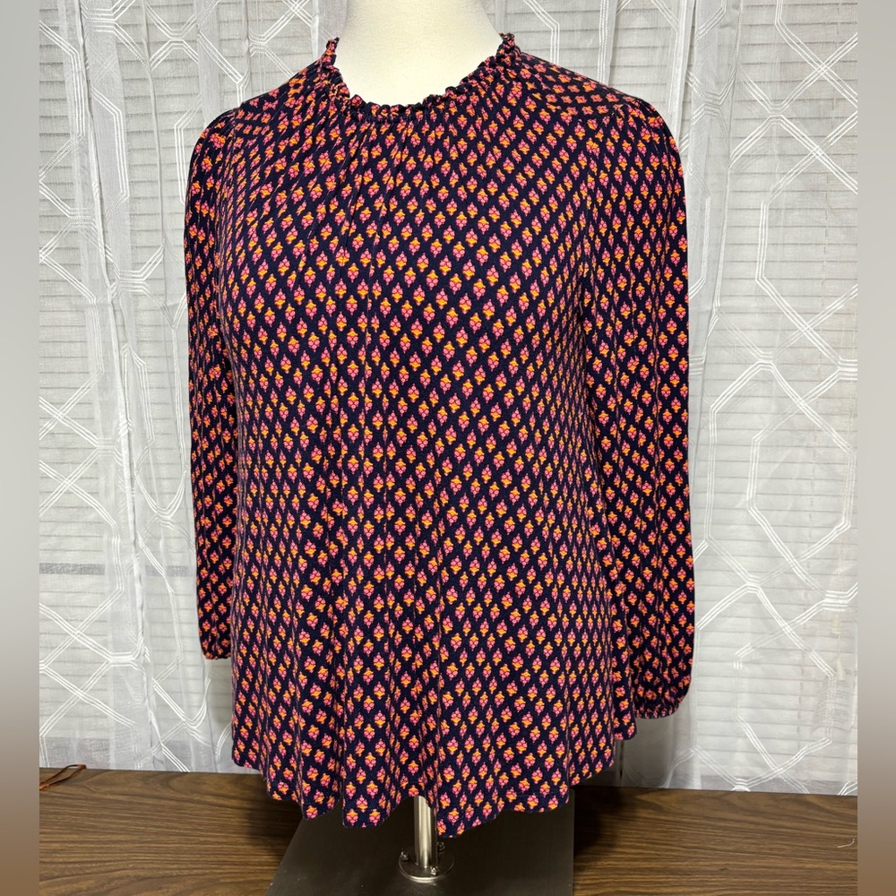 Lane Bryant 18/20 Women's Black coral Patterned Top ruffle neck Key hole on back